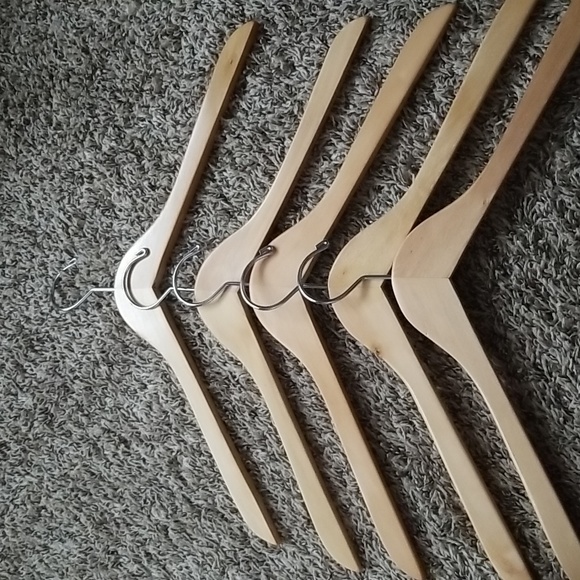 Wooden hangers - Picture 1 of 2